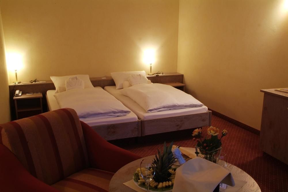 Dekra Congresshotel Wart 阿尔滕斯泰希 外观 照片
